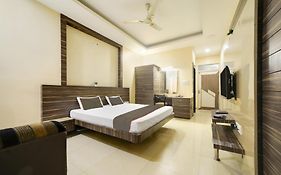 Collection O Hotel Silver Inn